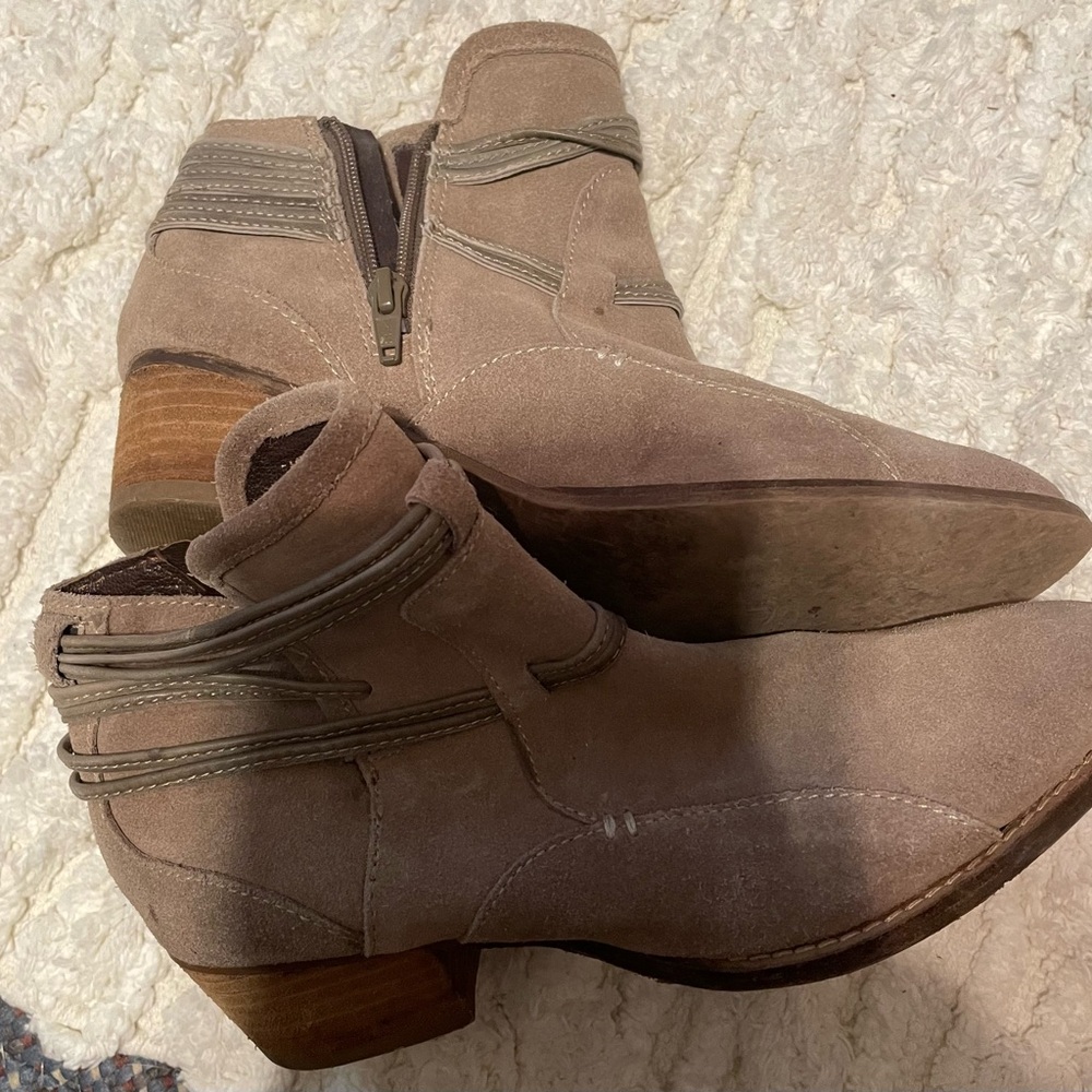 Diba True Women’s Tan Suede Ankle Boot